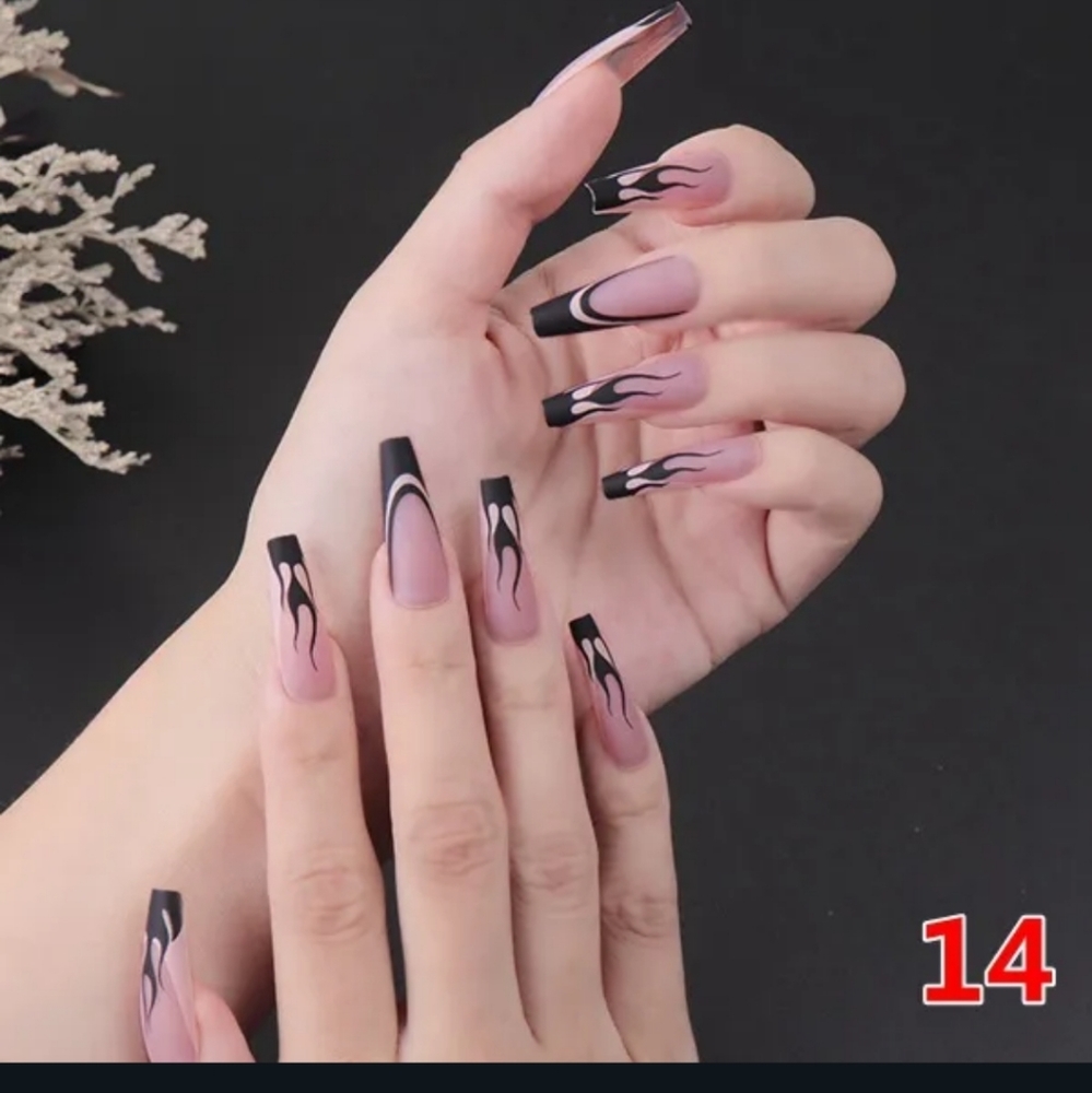 Press on nails